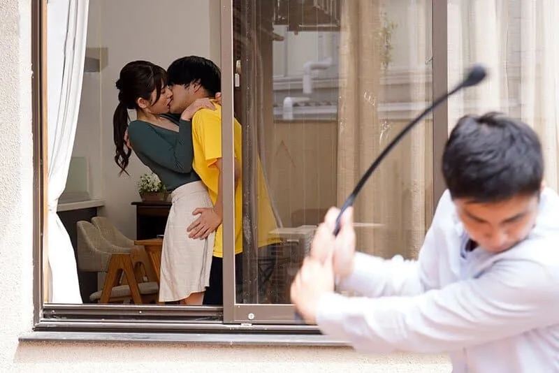 Chồng yêu mãi mê với công việc, cô vợ nảy sinh tình cảm với em chồng vì cô đơn