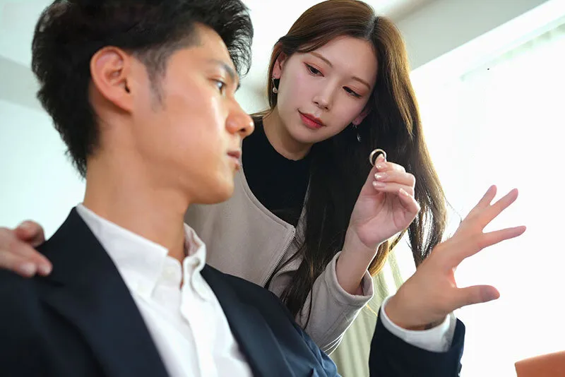 Vợ yêu đi đi chơi, chồng yêu ở nhà bị nhỏ em vợ yêu gạ làm tình không trượt phát nào